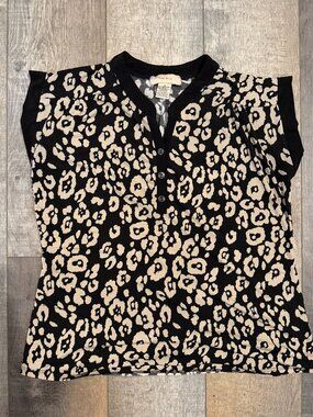 Diana Belle Medium Womens Leopard Print Shirt